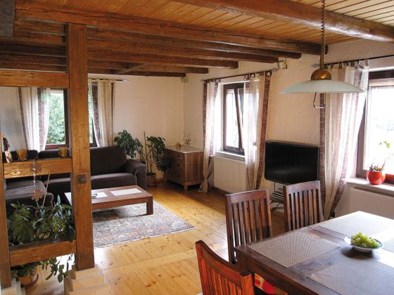 Ferienwohnung Wohnzimmer mit Essbereich